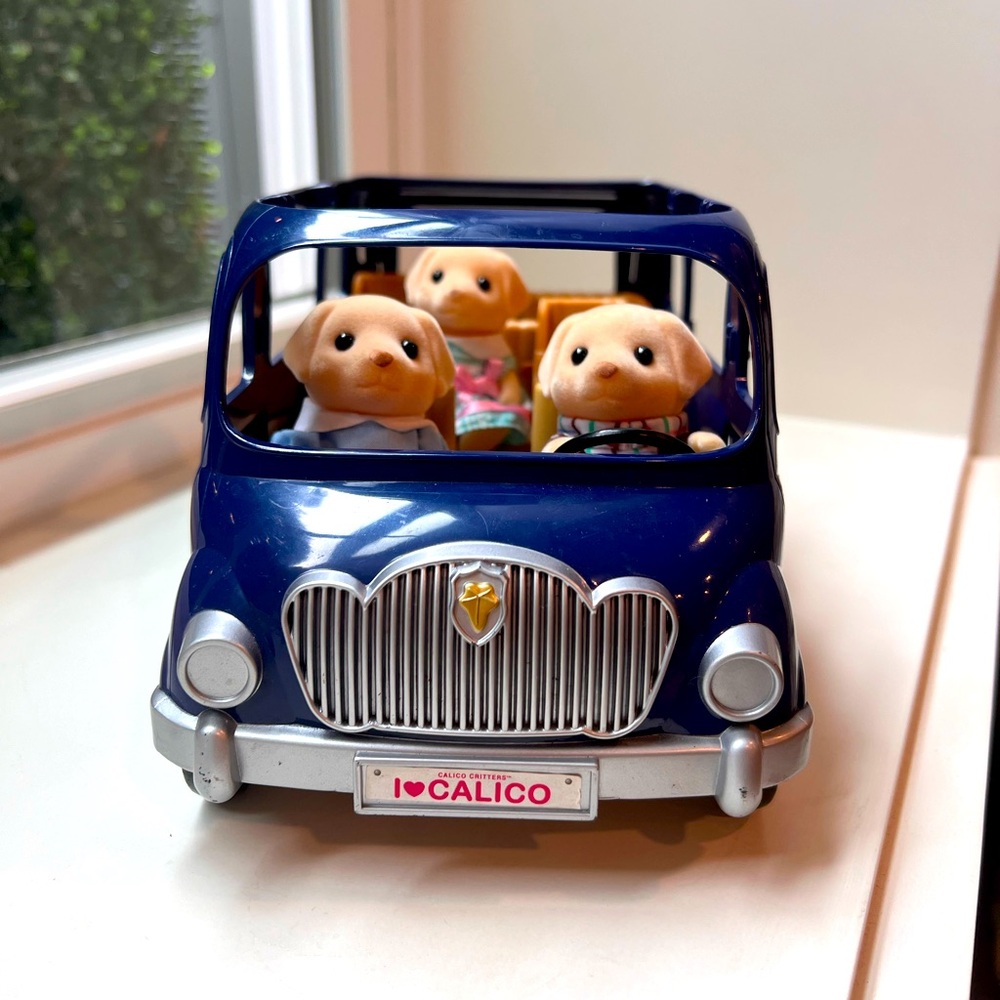 Calico Critters Seven Seater Van + Labrador Family!